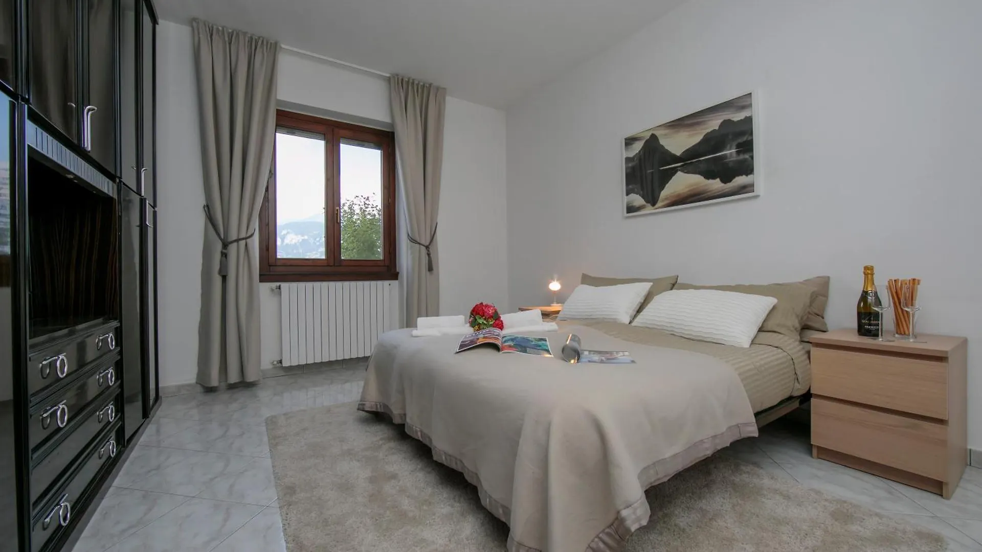 Sonenga Panoramic Terrace Apartment Menaggio