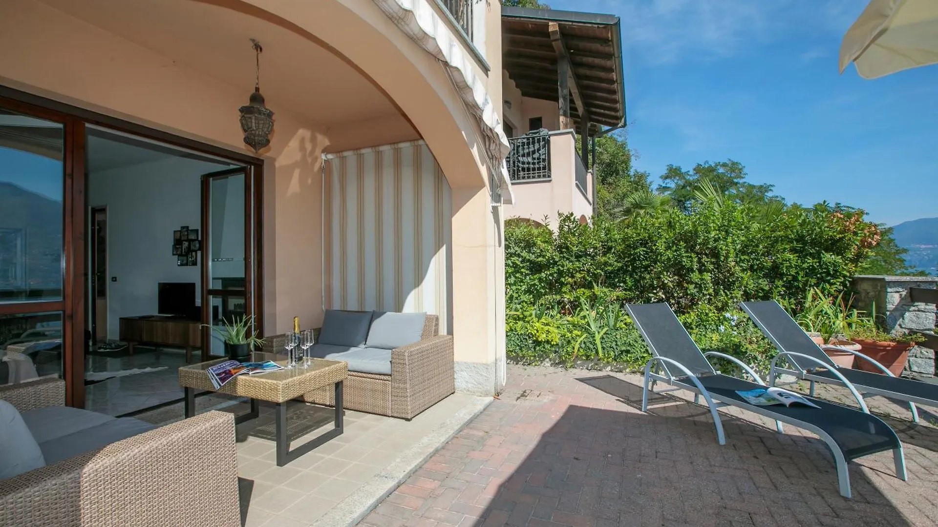 Апартаменты Sonenga Panoramic Terrace Менаджо